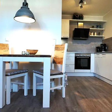 Bernstein & Breakfast 01 *