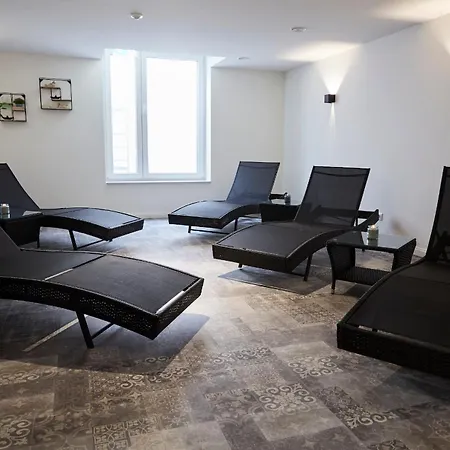 Bernstein & Breakfast 01 *