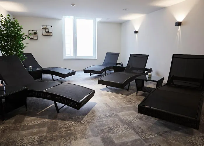 Bernstein & Breakfast 01 *