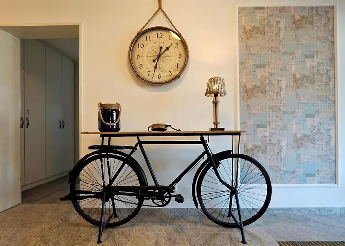 Bernstein & Breakfast 01