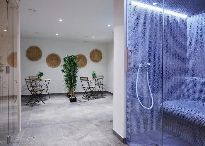 Bernstein & Breakfast 01